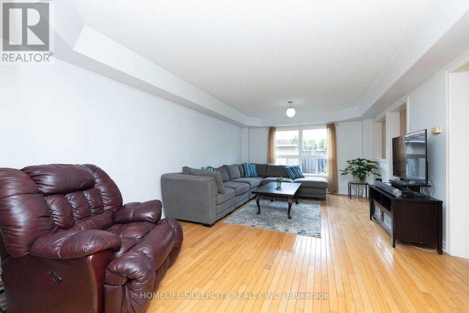 Photo 6 of 182 Tierra Avenue, Vaughan ON