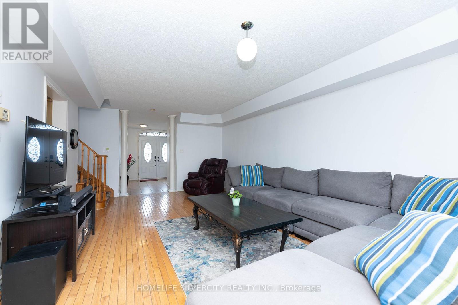 Photo 7 of 182 Tierra Avenue, Vaughan ON