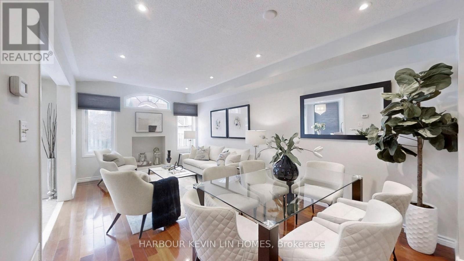 Photo 24 of 8 Hacienda Drive, Richmond Hill ON