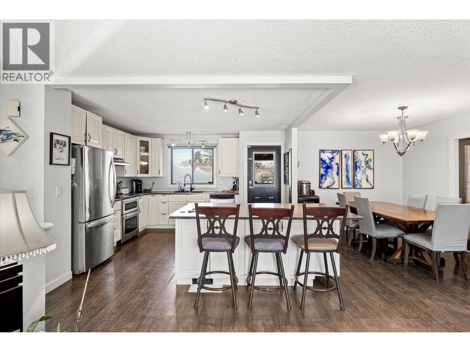 970 Tamarack Drive, Kelowna