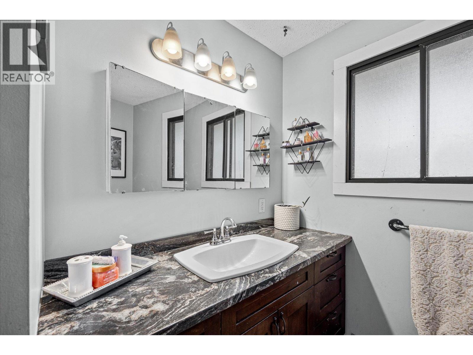  970 Tamarack Drive, Kelowna