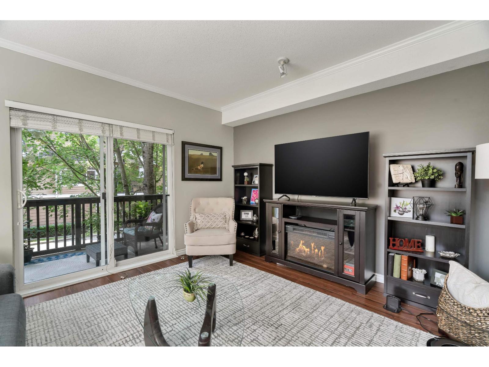Photo 4 of 18 15233 34th Avenue, Surrey BC
