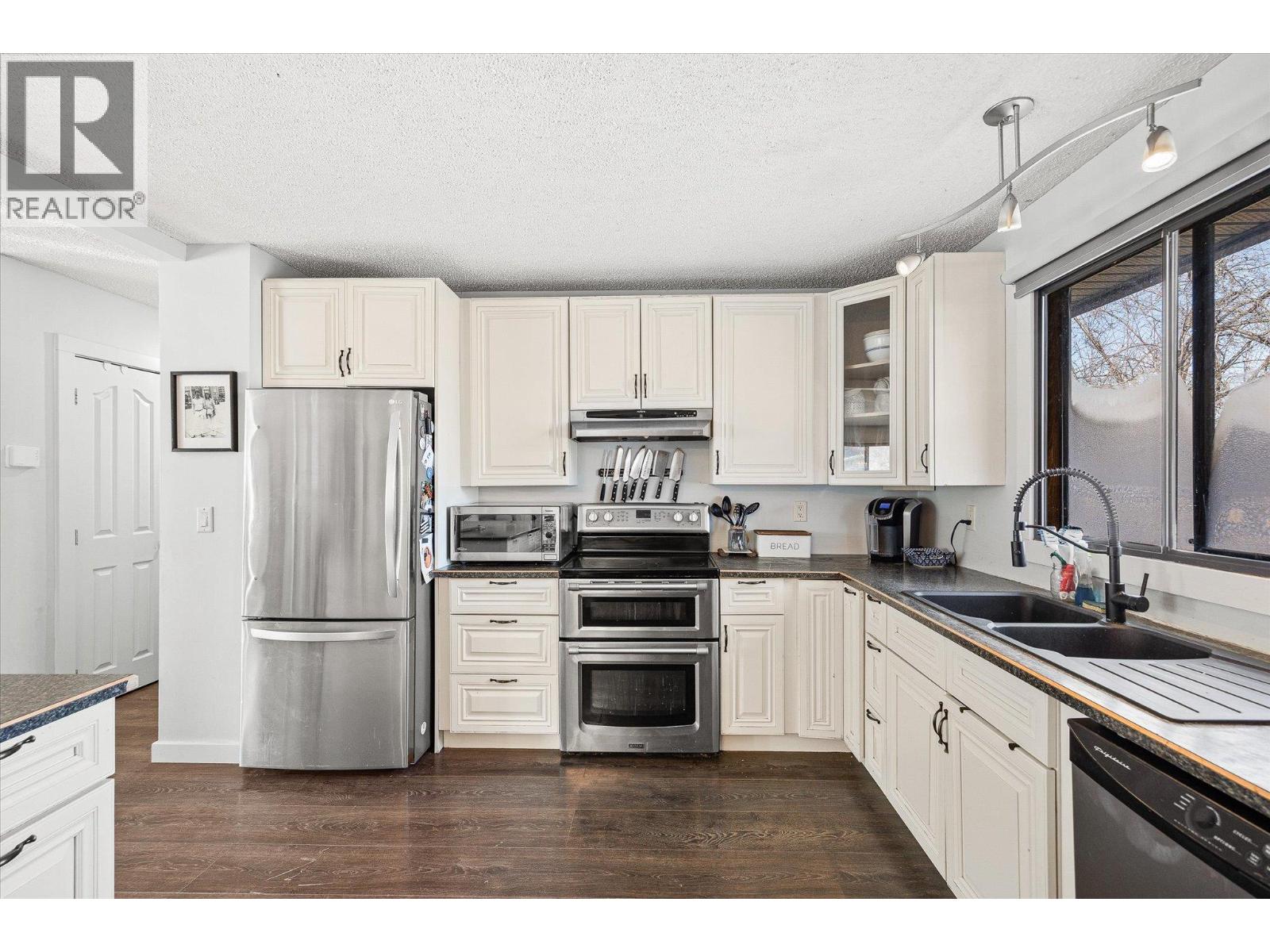  970 Tamarack Drive, Kelowna