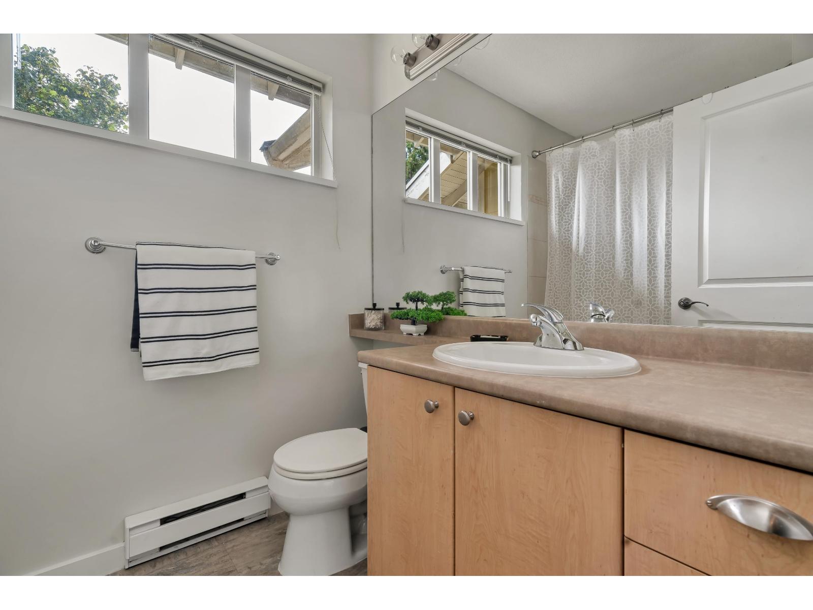 Photo 1 of 18 15233 34th Avenue, Surrey BC