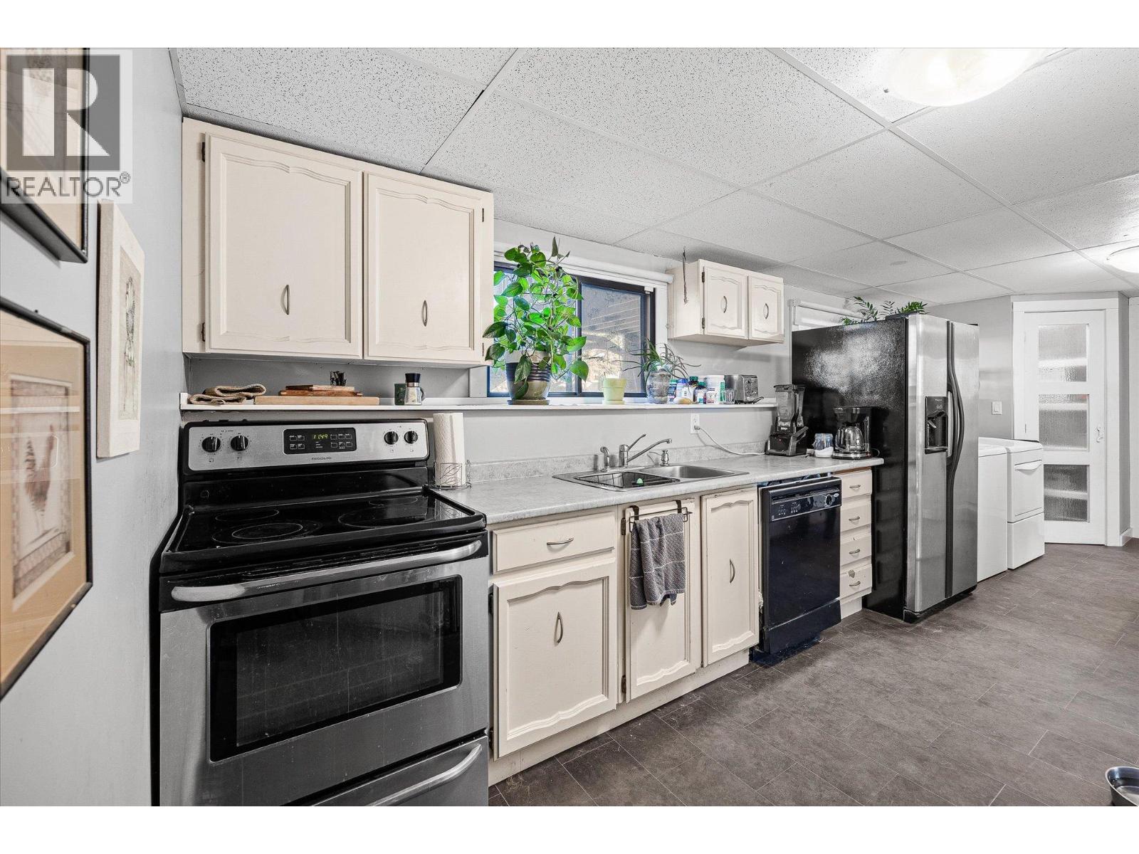  970 Tamarack Drive, Kelowna