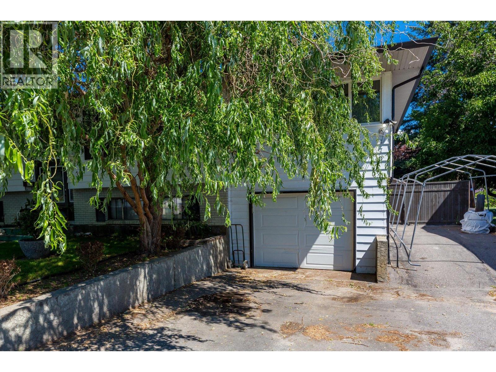  970 Tamarack Drive, Kelowna