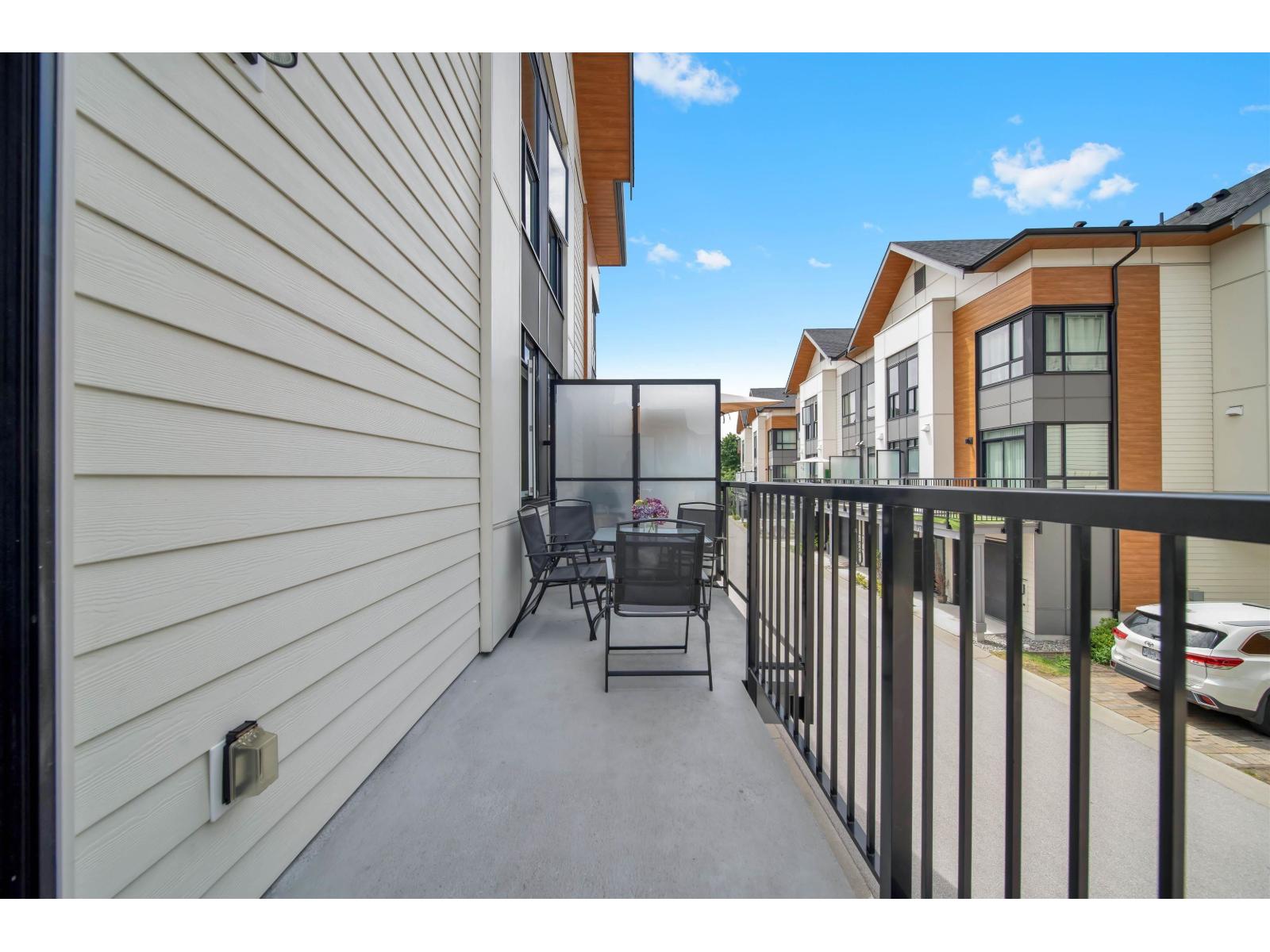Photo 10 of 147 15111 Edmund Drive, Surrey BC