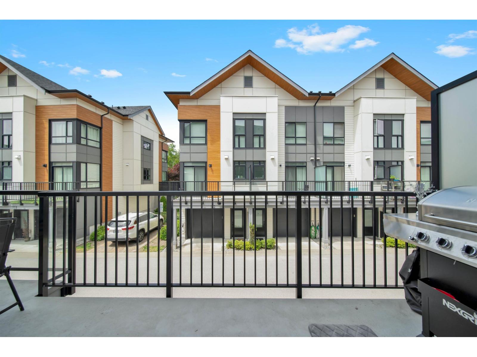 Photo 5 of 147 15111 Edmund Drive, Surrey BC