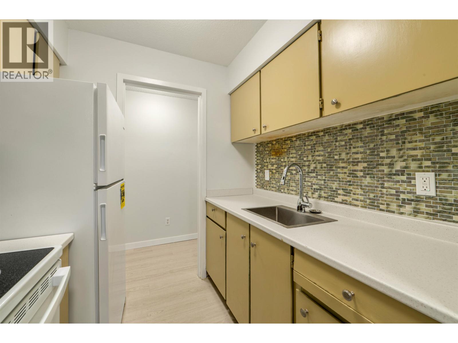Photo 18 of 105 37 Agnes Street, New Westminster BC