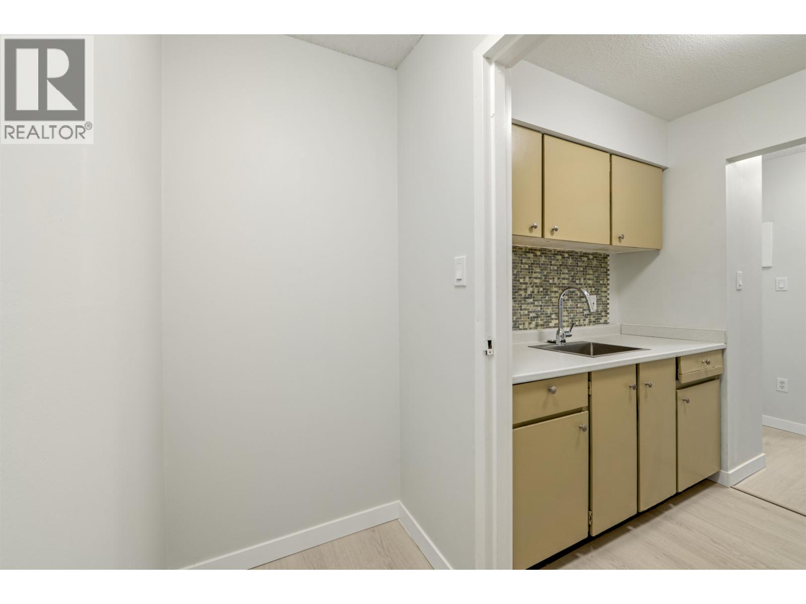 Photo 21 of 105 37 Agnes Street, New Westminster BC