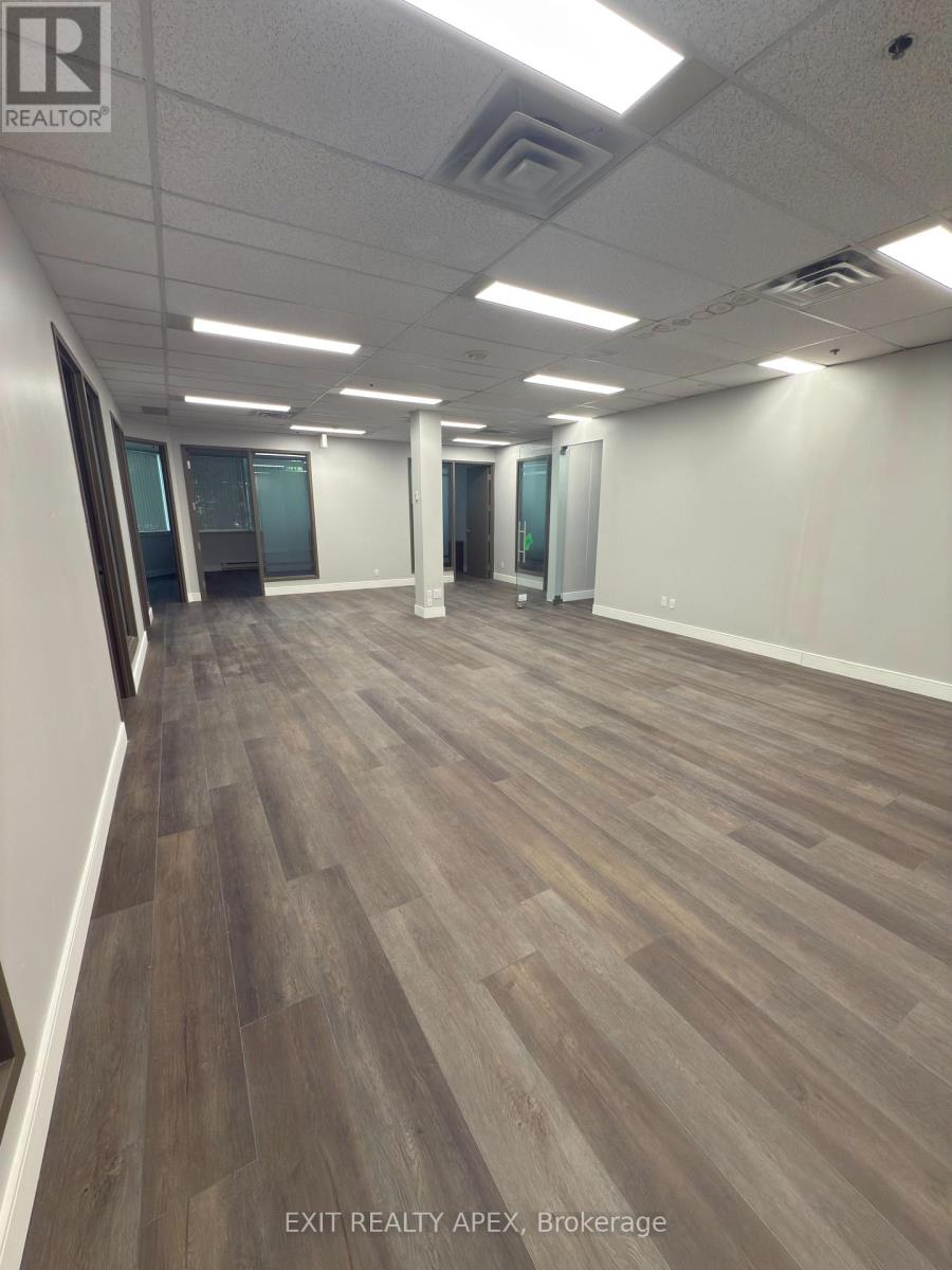 Photo 3 of 203 135 Matheson Boulevard W, Mississauga ON