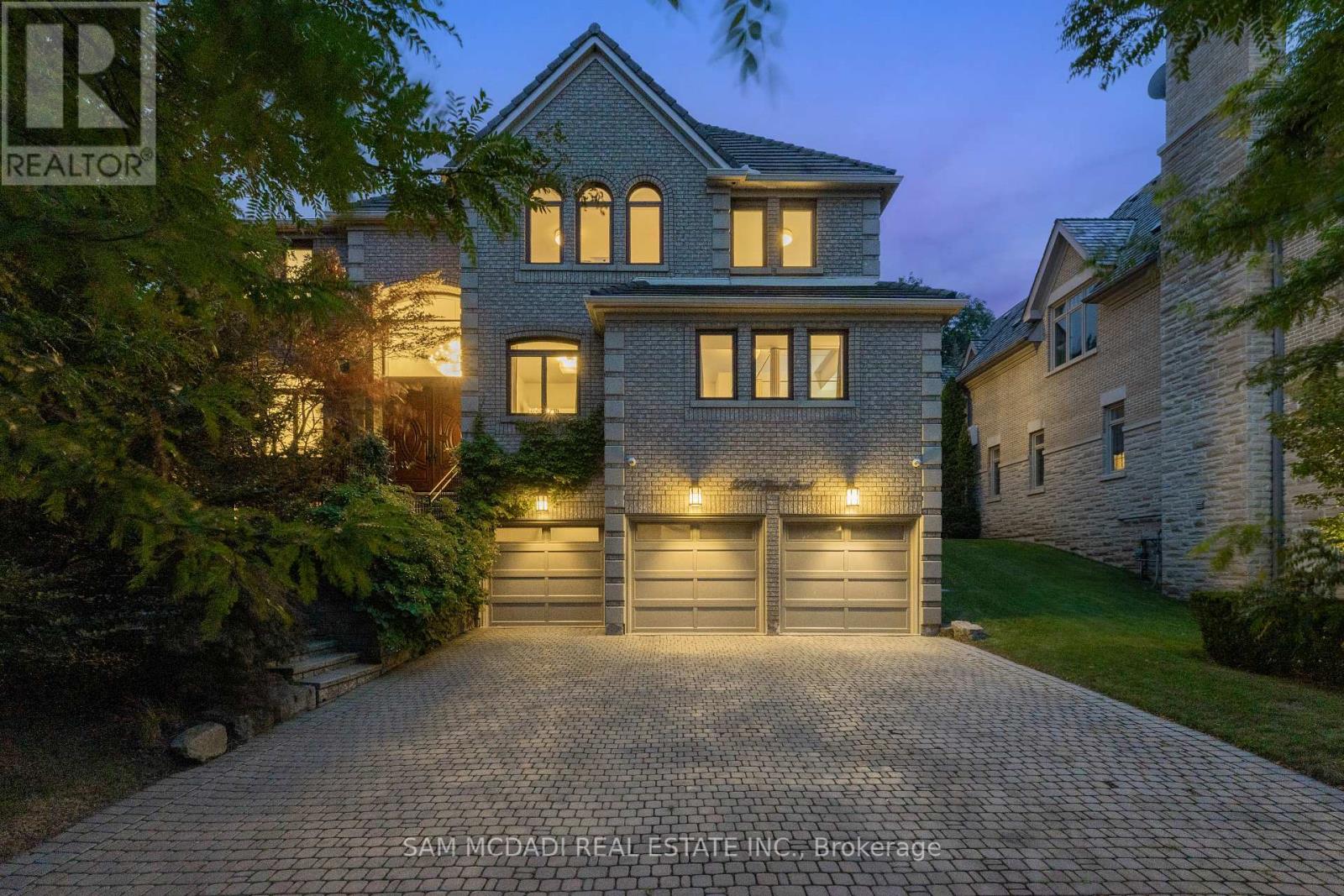 Photo 1 of 5270 Tiffany Court, Mississauga ON