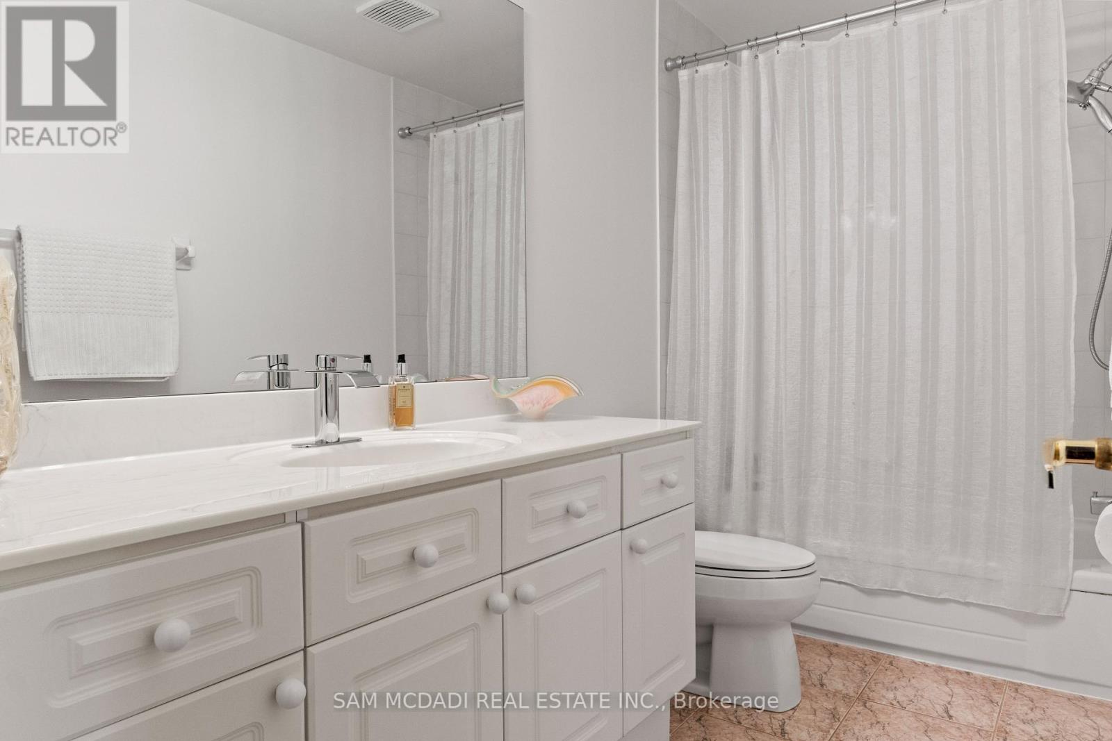 Photo 21 of 5270 Tiffany Court, Mississauga ON