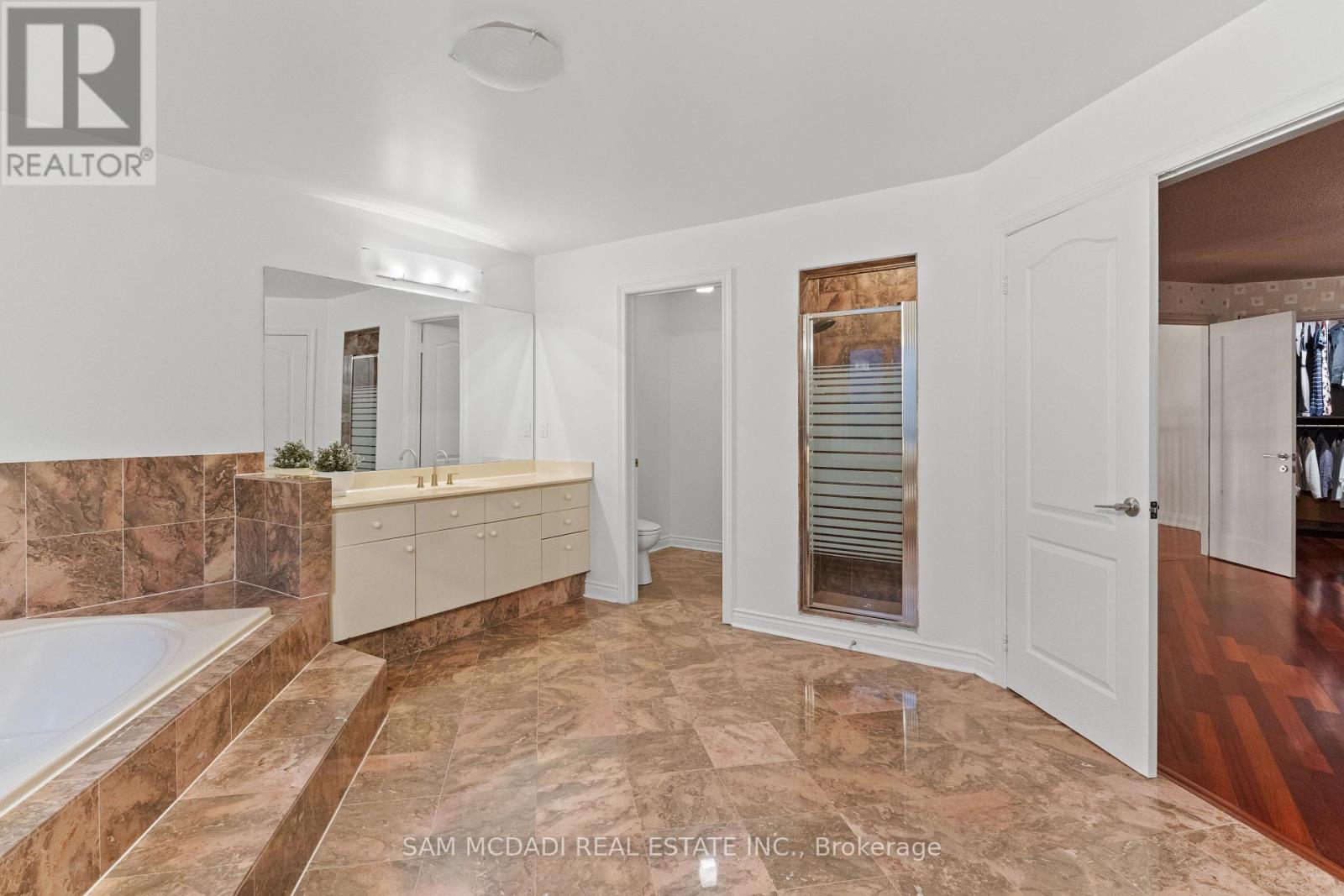 Photo 27 of 5270 Tiffany Court, Mississauga ON
