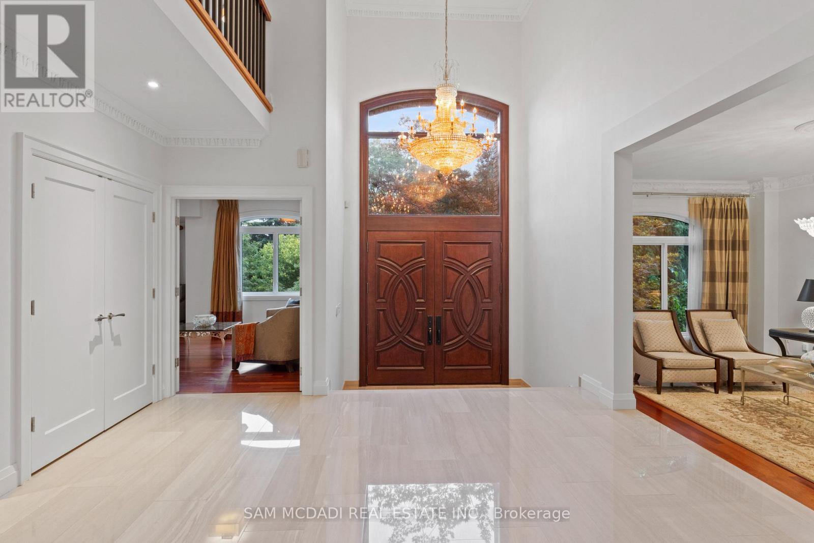 Photo 3 of 5270 Tiffany Court, Mississauga ON