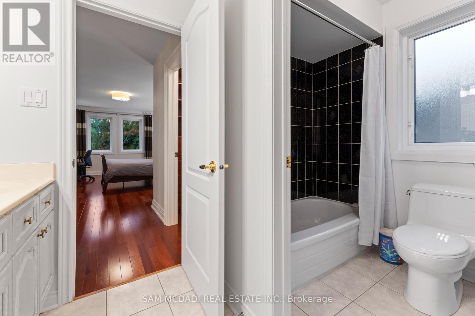 Photo 31 of 5270 Tiffany Court, Mississauga ON