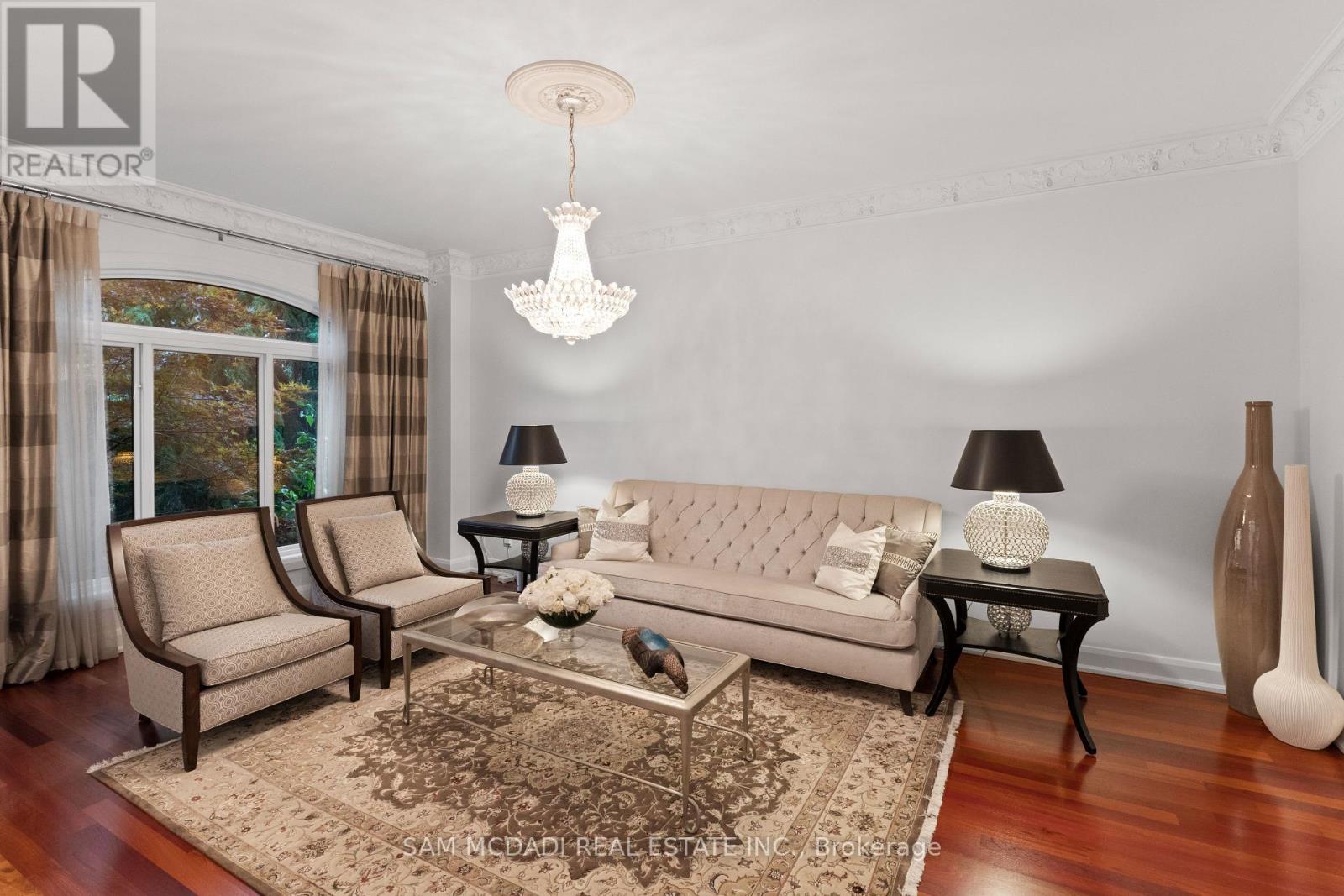 Photo 4 of 5270 Tiffany Court, Mississauga ON