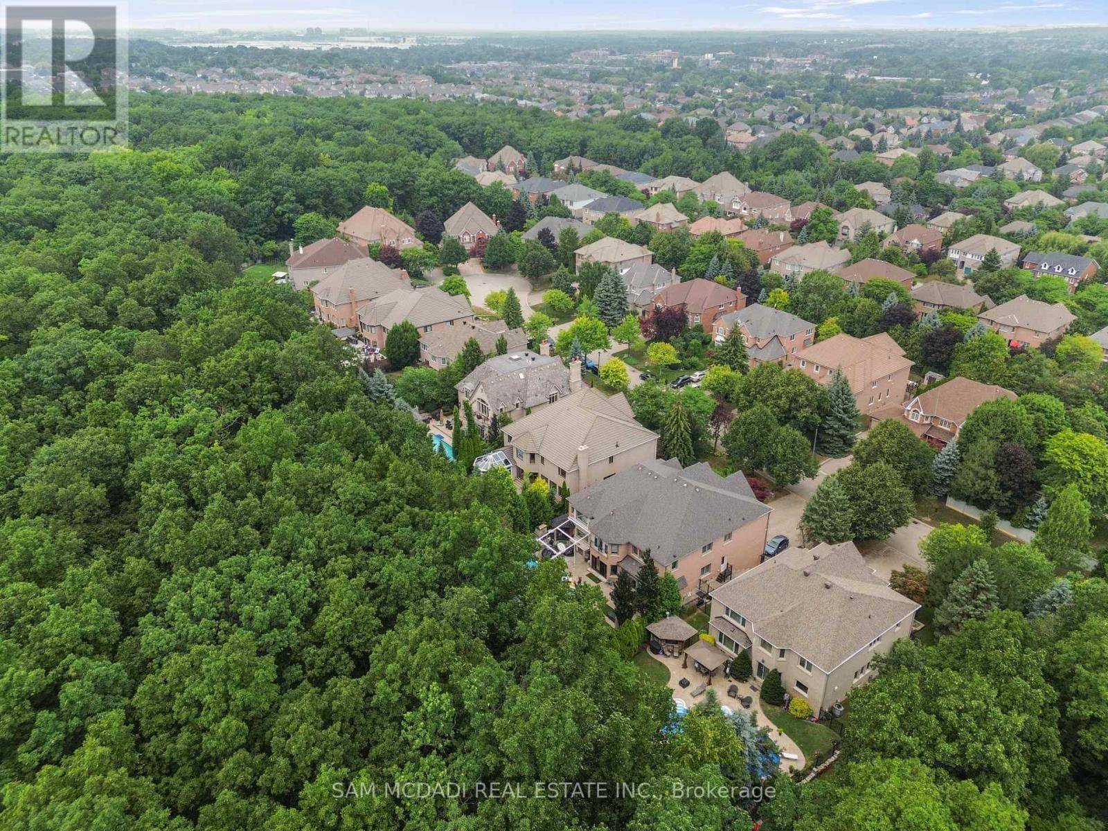 Photo 49 of 5270 Tiffany Court, Mississauga ON