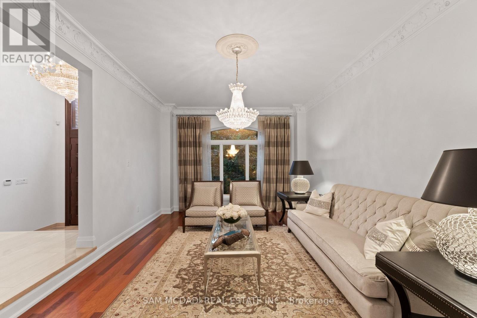 Photo 5 of 5270 Tiffany Court, Mississauga ON