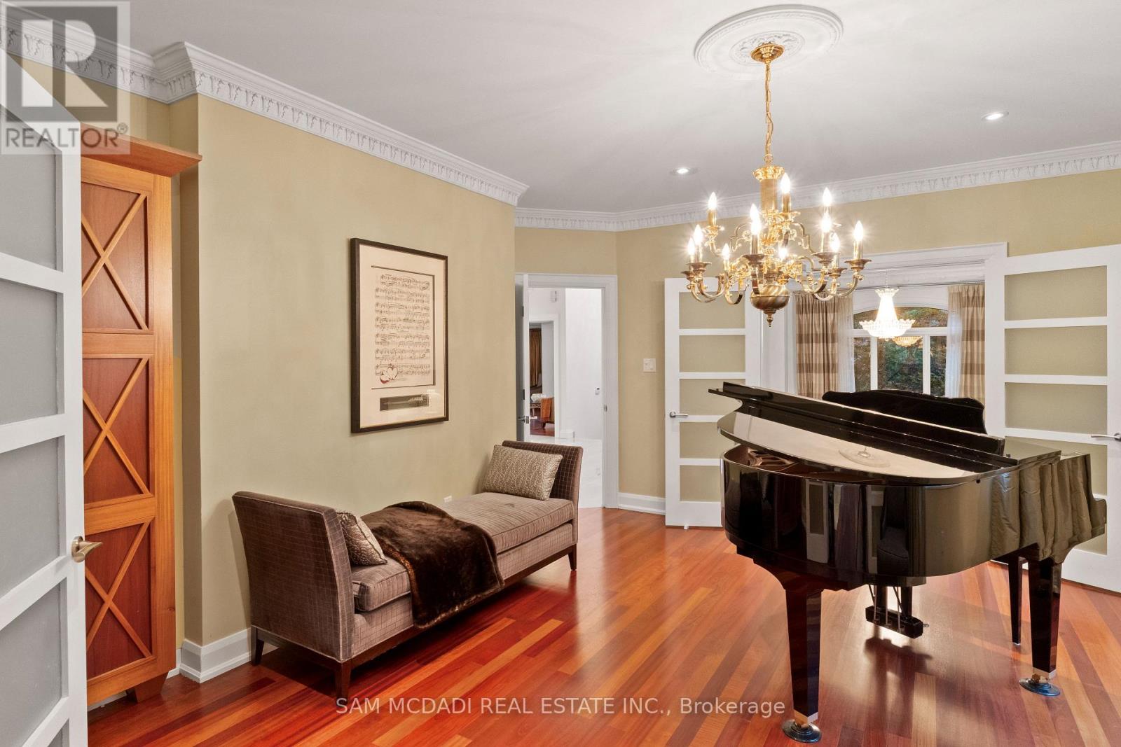 Photo 6 of 5270 Tiffany Court, Mississauga ON
