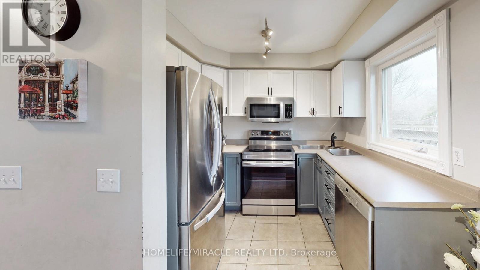 Photo 1 of 126 Mowat Crescent, Halton Hills ON