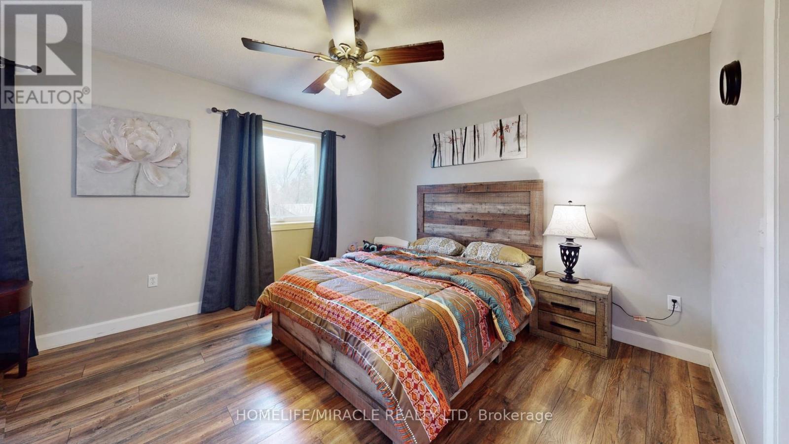 Photo 20 of 126 Mowat Crescent, Halton Hills ON