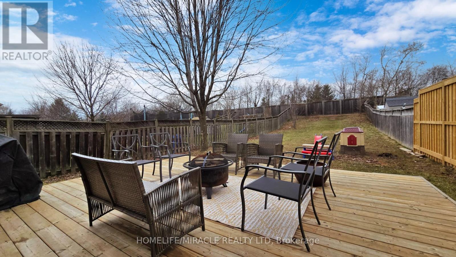 Photo 16 of 126 Mowat Crescent, Halton Hills ON