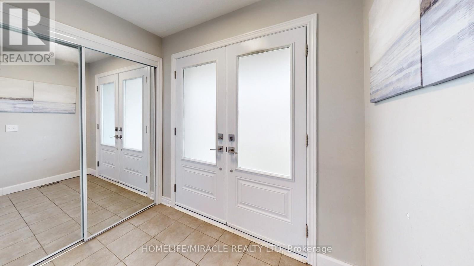 Photo 44 of 126 Mowat Crescent, Halton Hills ON