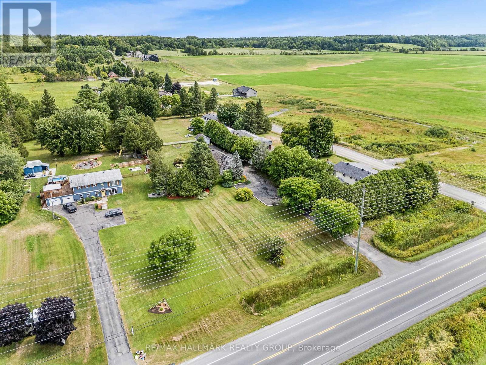 Photo 3 of 565 Landry Street, Clarencerockland ON