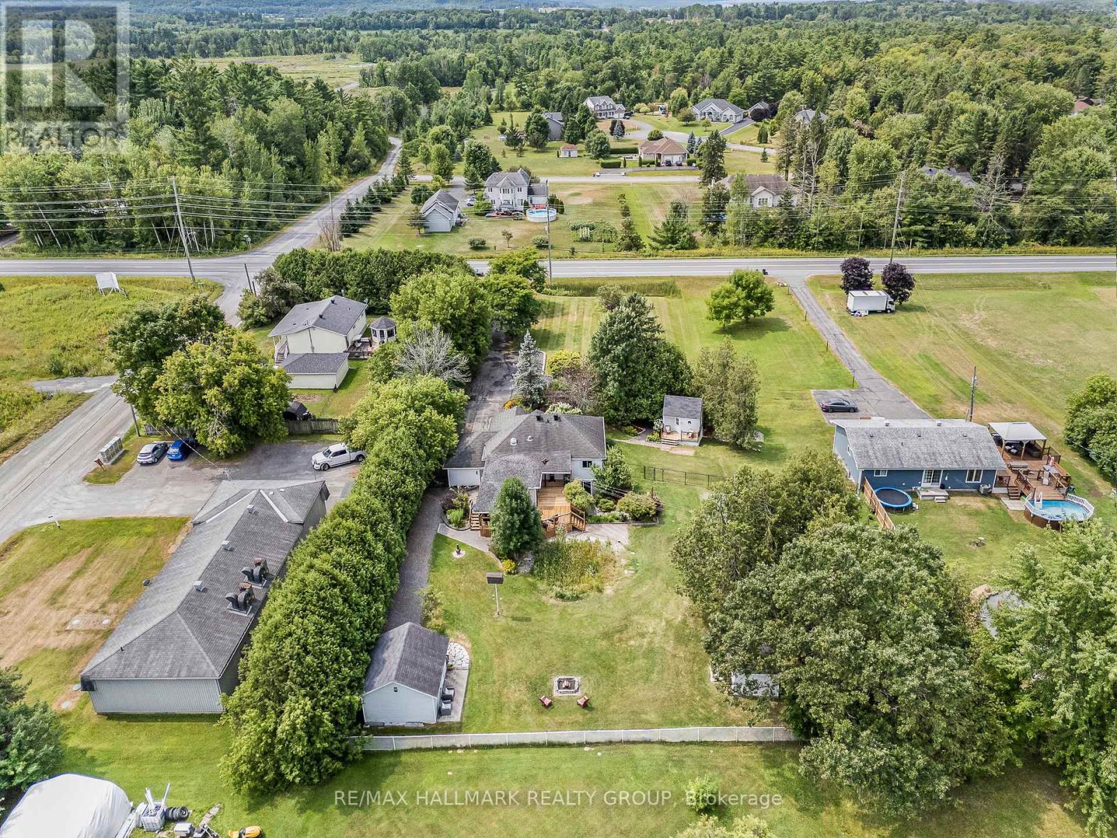 Photo 4 of 565 Landry Street, Clarencerockland ON