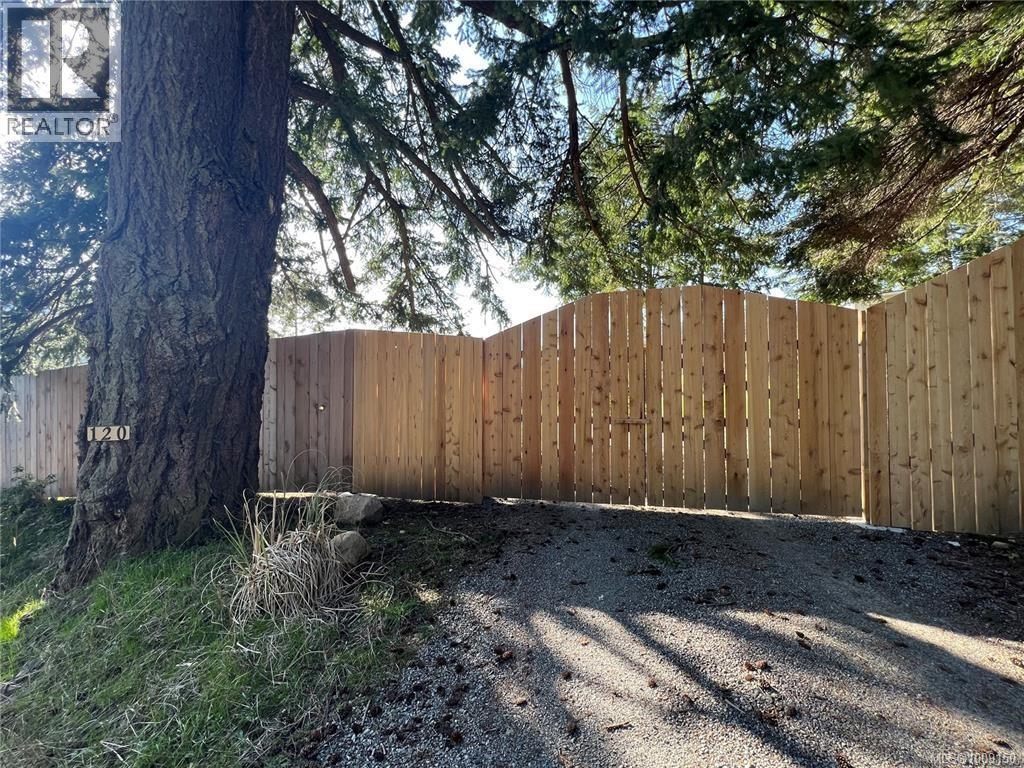120 Booth Canal Rd, Salt Spring