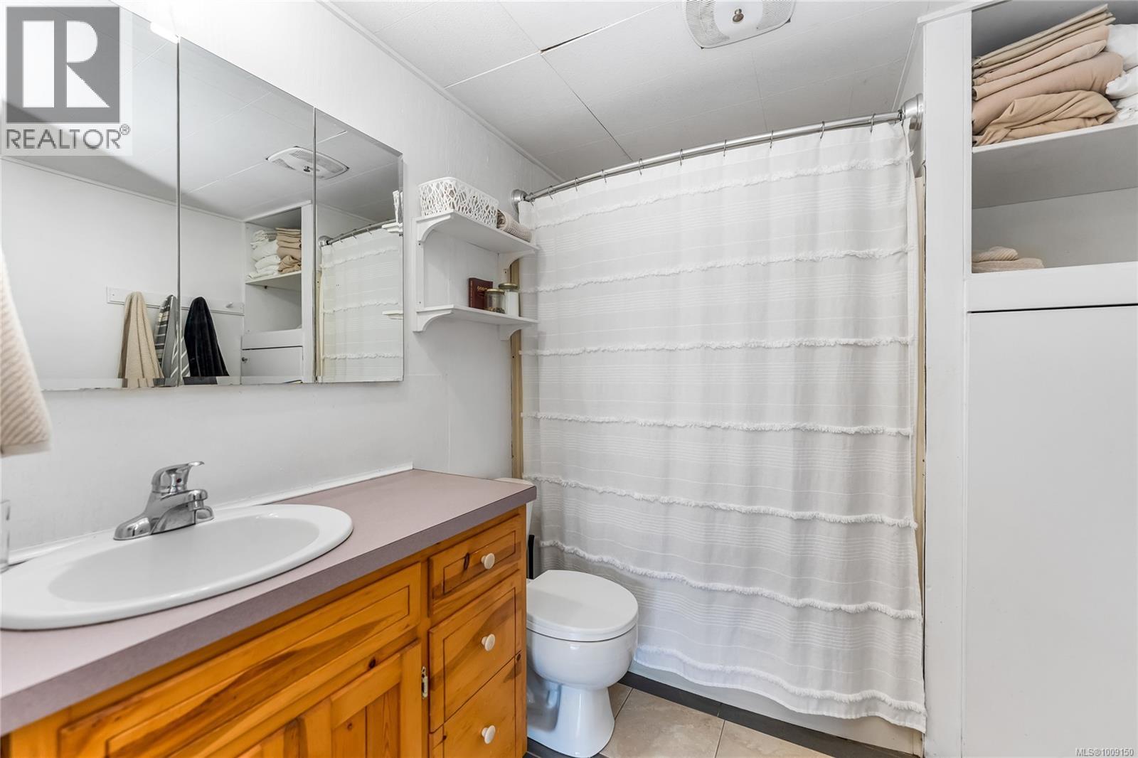 120 Booth Canal Rd, Salt Spring