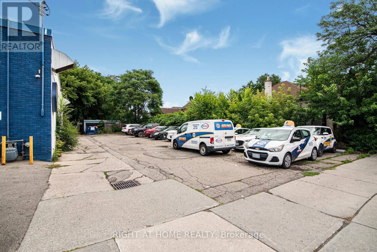 Photo 7 of 361 Cannon Street E, Hamilton ON