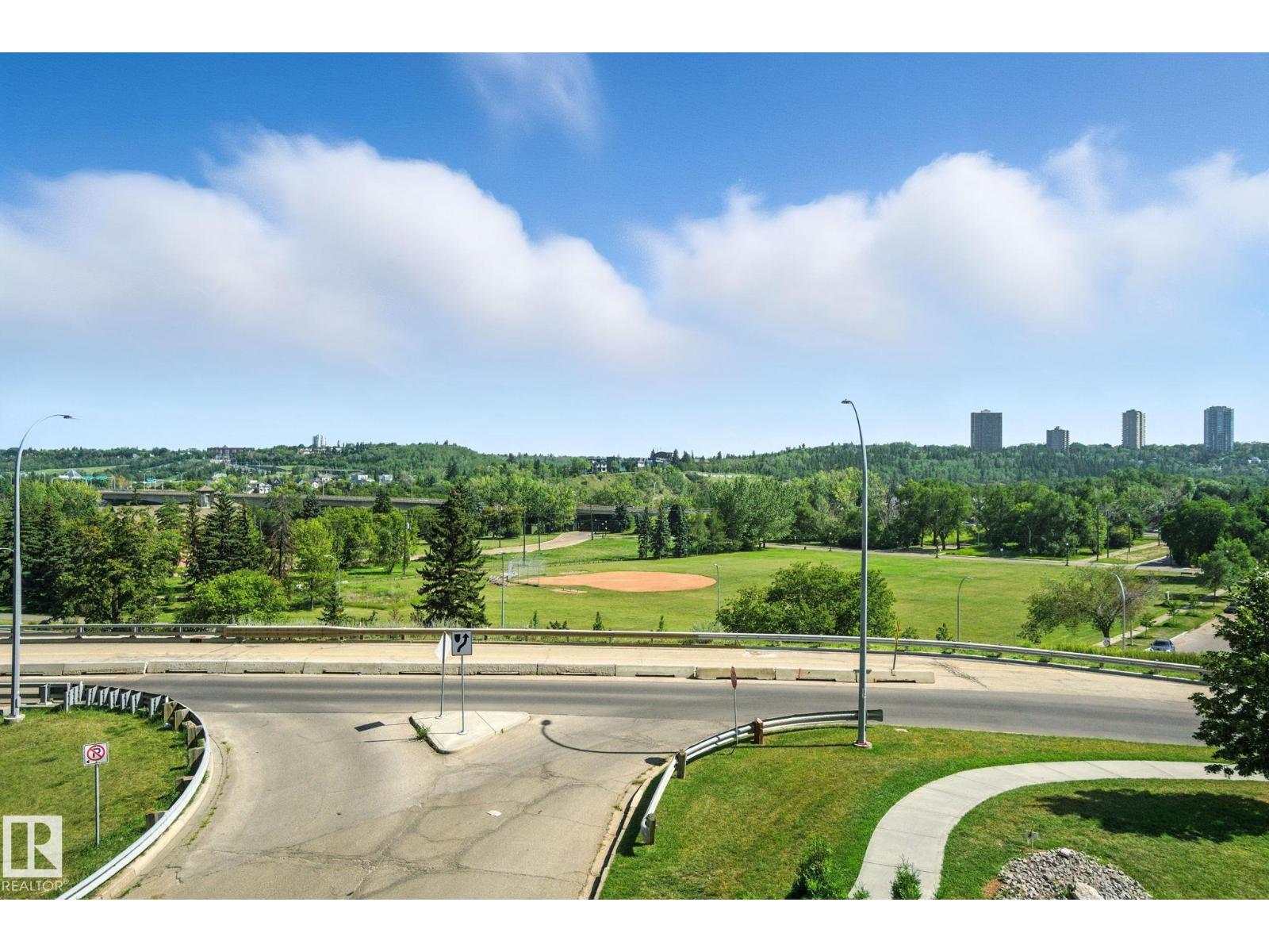 #306 9918 101 ST NW - Image 13