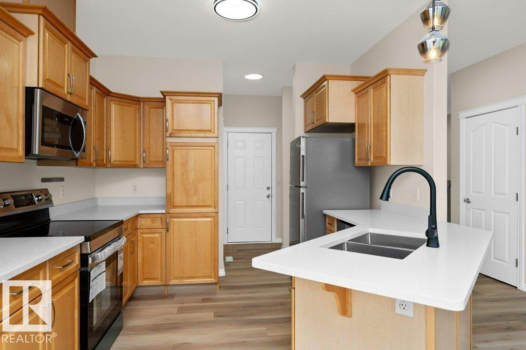 Photo 10 of 39 735 85 St Sw, Edmonton AB