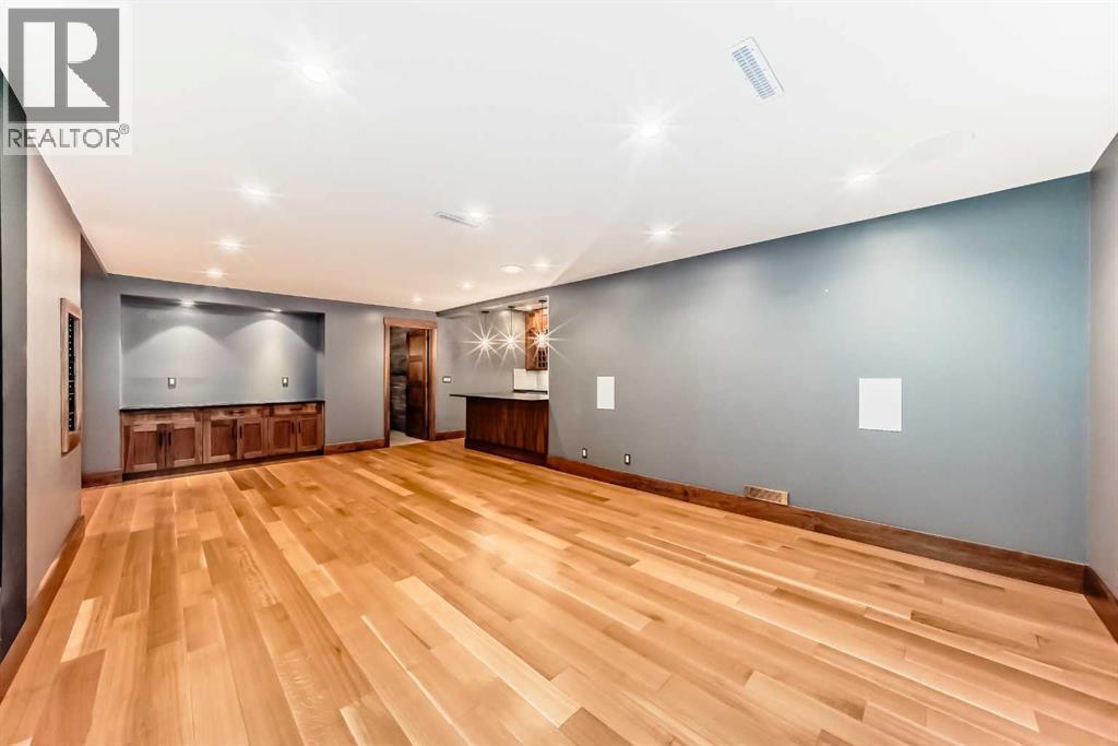 Single Family House for Sale in  Tuscany Estates Crescent NW Tuscany Calgary 