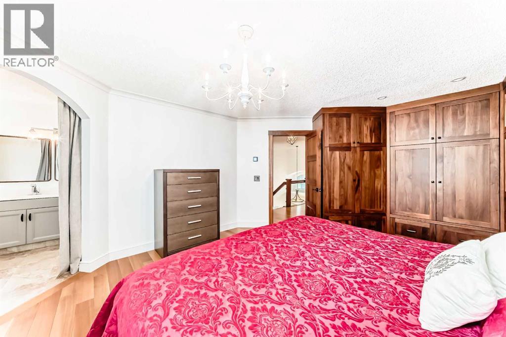 Single Family House for Sale in  Tuscany Estates Crescent NW Tuscany Calgary 