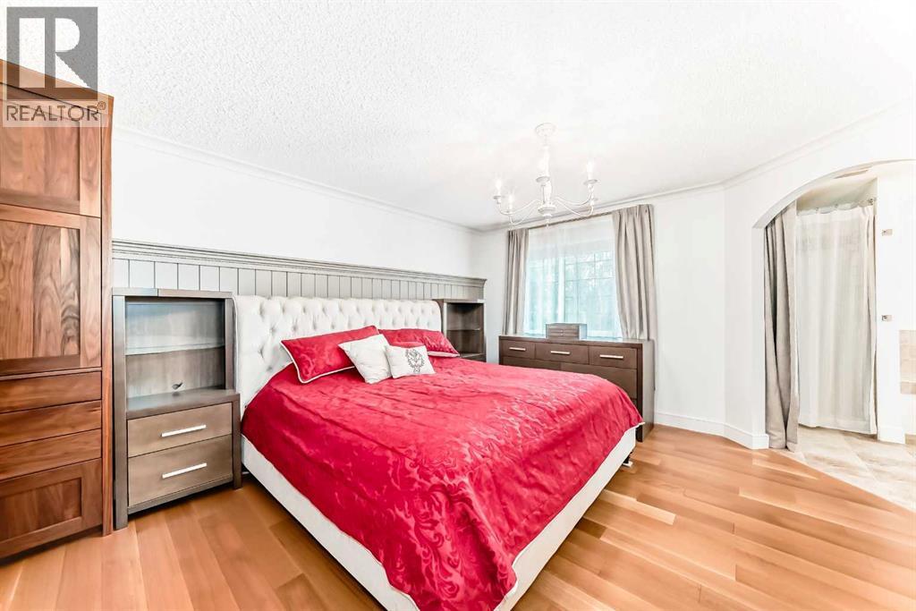 Single Family House for Sale in  Tuscany Estates Crescent NW Tuscany Calgary 