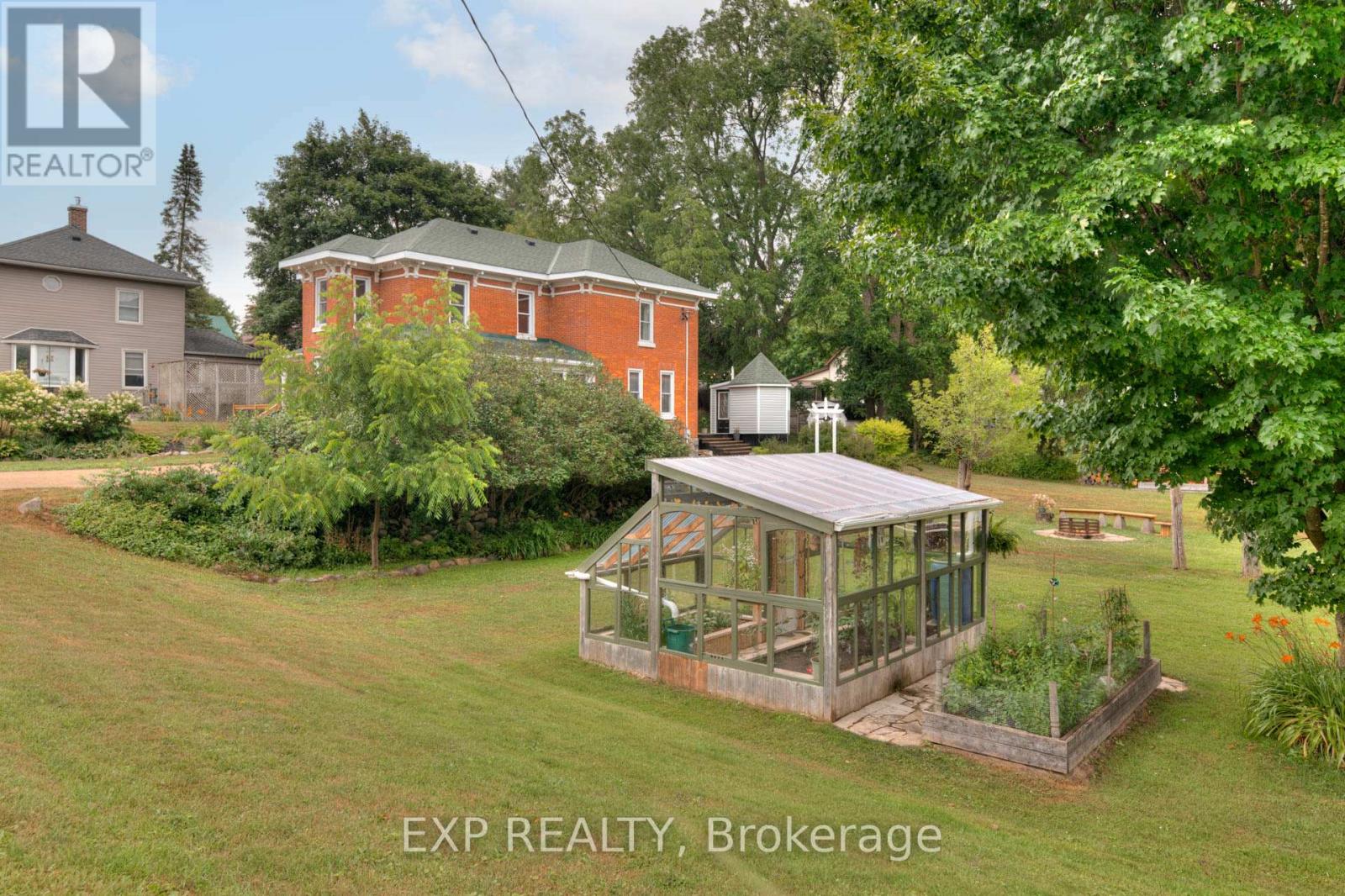 Photo 42 of 2027 Victoria Street, Howick ON