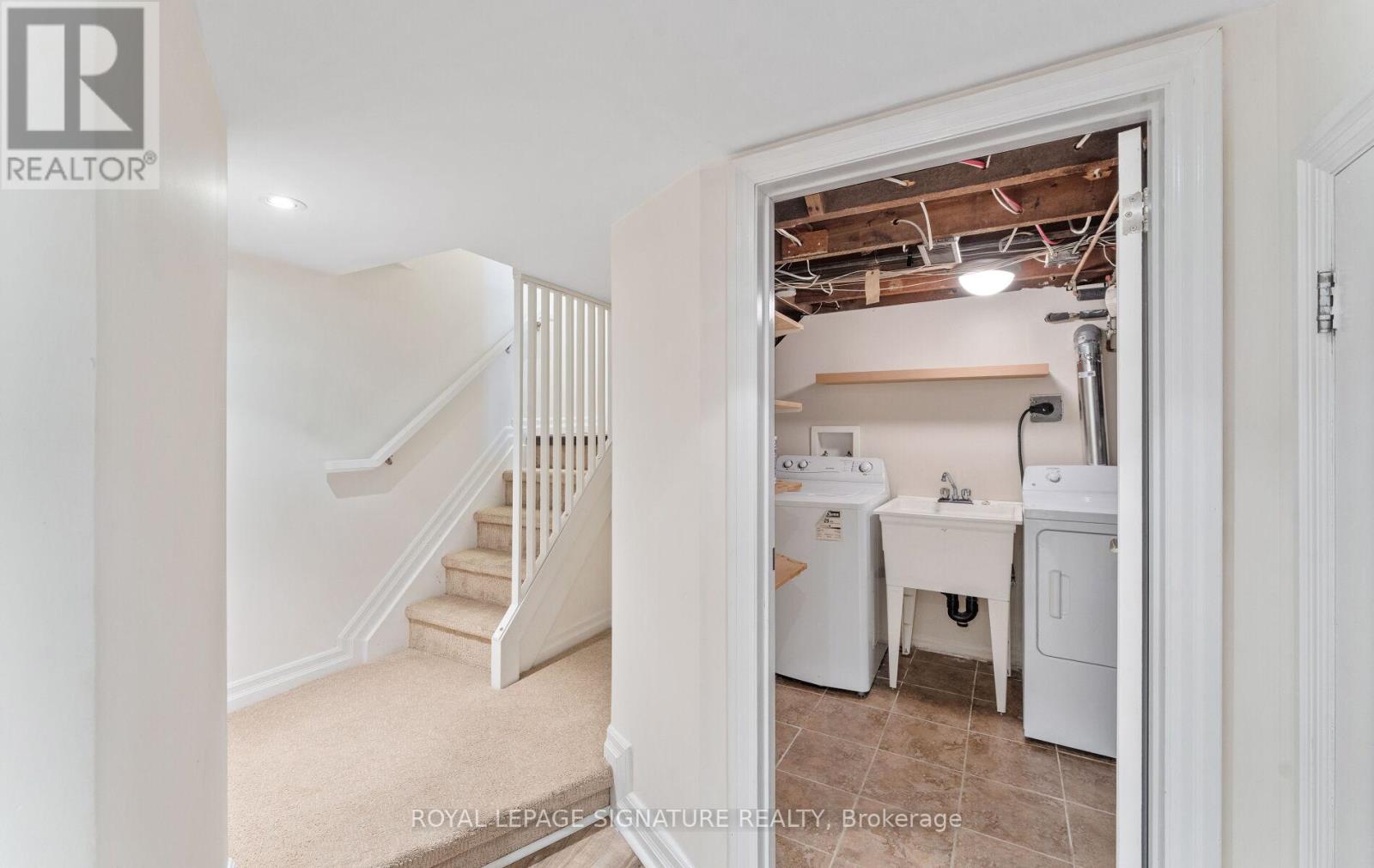 Photo 27 of 45 Hillsdale Avenue W, Toronto ON
