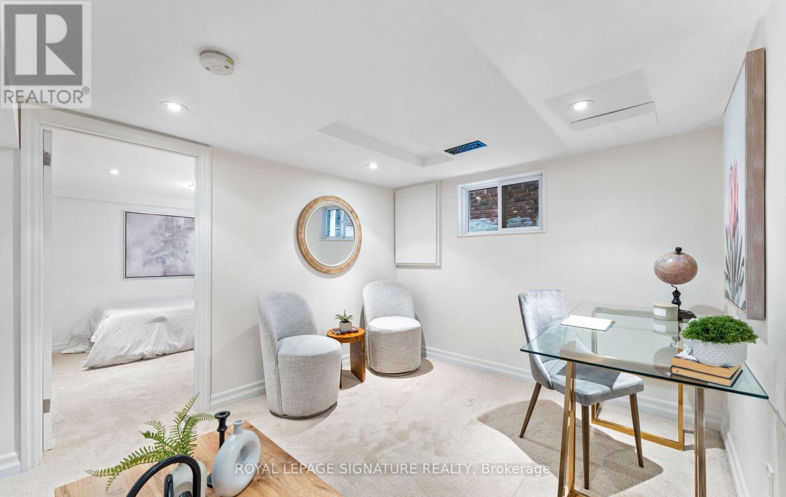 Photo 32 of 45 Hillsdale Avenue W, Toronto ON