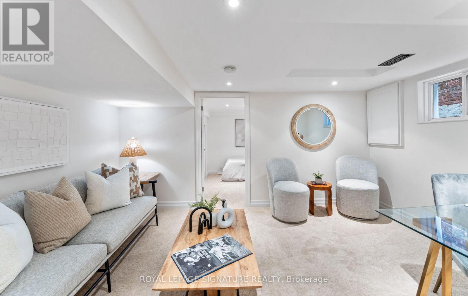 Photo 29 of 45 Hillsdale Avenue W, Toronto ON