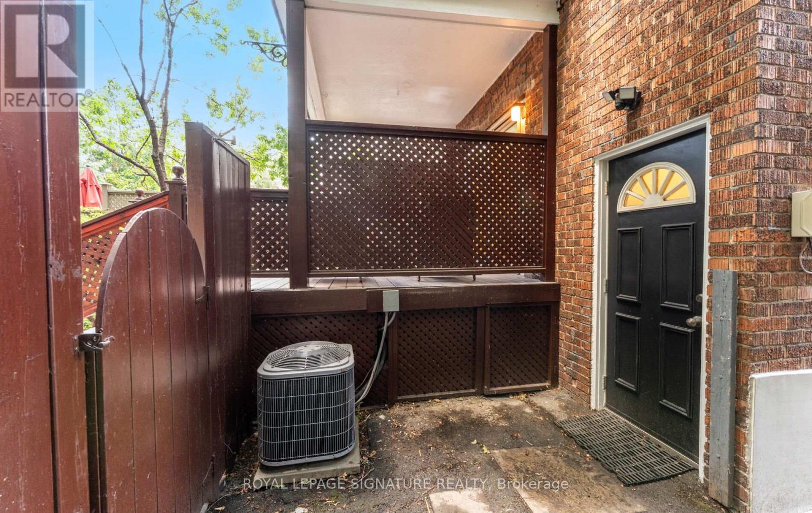 Photo 47 of 45 Hillsdale Avenue W, Toronto ON