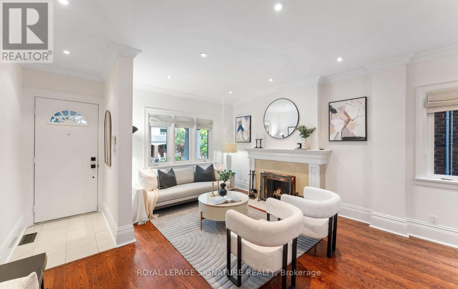 Photo 4 of 45 Hillsdale Avenue W, Toronto ON