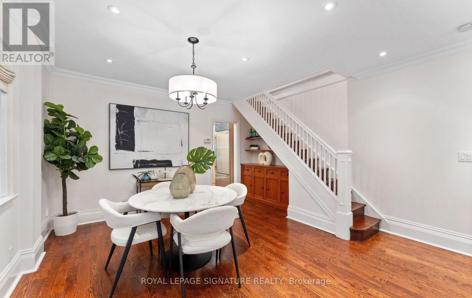 Photo 7 of 45 Hillsdale Avenue W, Toronto ON
