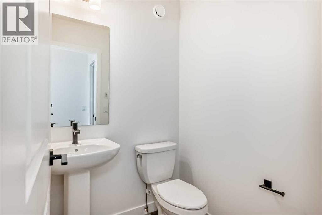 Photo 4 of 51 Bartlett Crescent Se, Calgary AB
