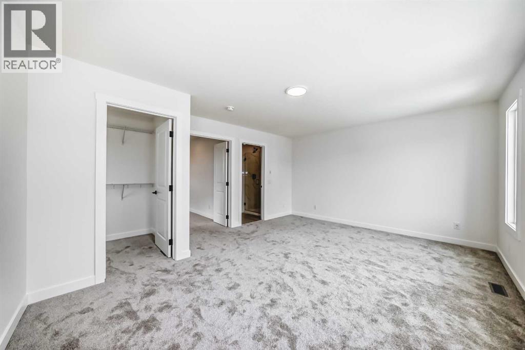 Photo 5 of 51 Bartlett Crescent Se, Calgary AB