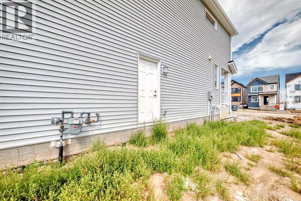 Photo 21 of 51 Bartlett Crescent Se, Calgary AB