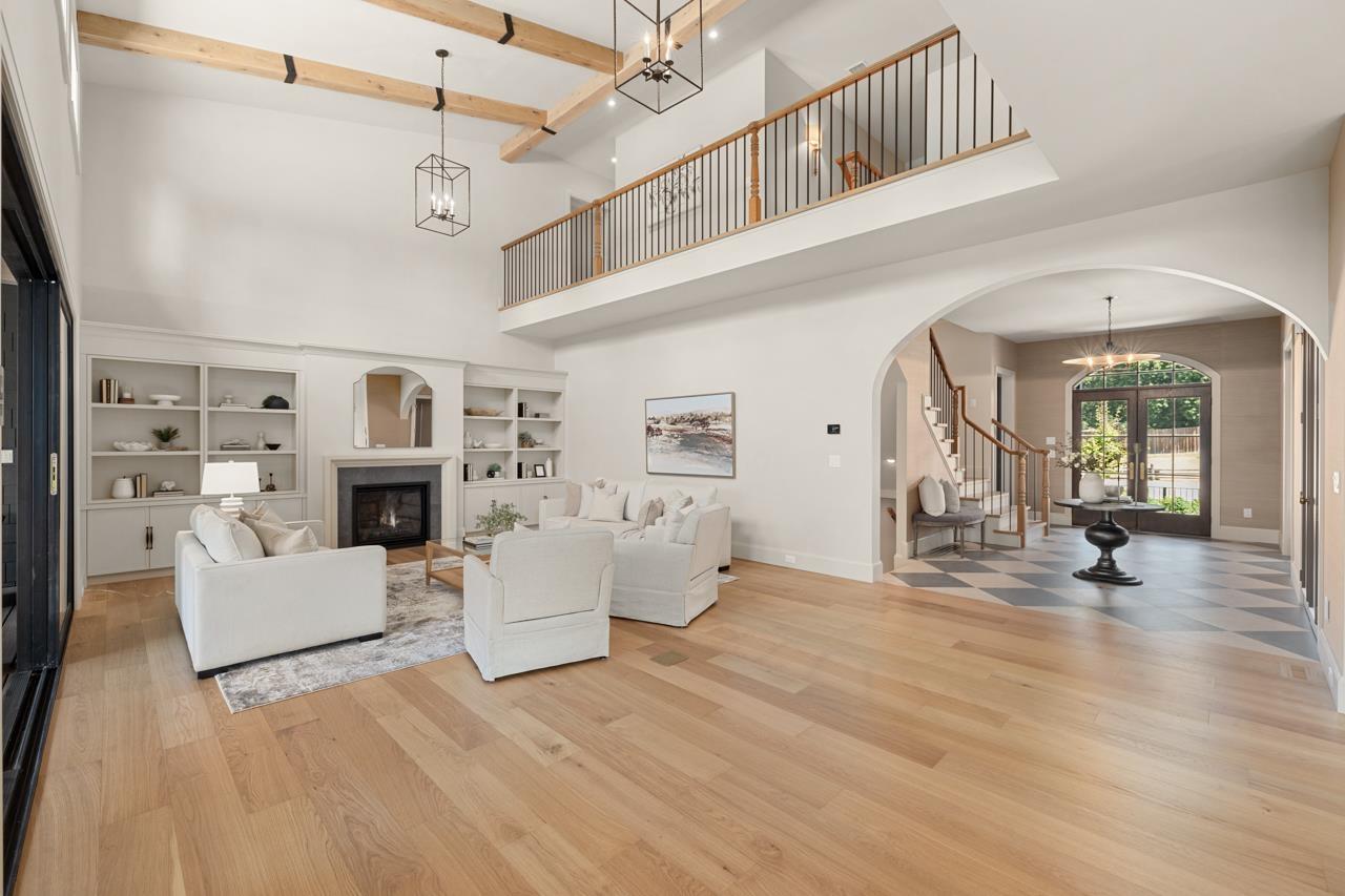 Photo 3 of 23490 Mary Avenue, Langley BC