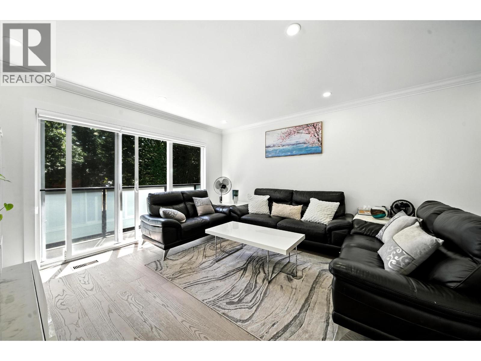 Photo 8 of 2545 E 43rd Avenue, Vancouver BC